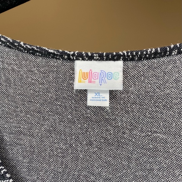 Lularoe Tee - XL - Black and White Print - Picture 3 of 4